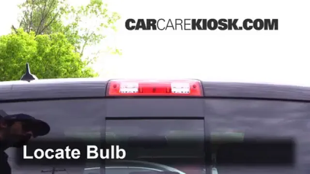 2013 Ram 1500 Sport 5.7L V8 Crew Cab Pickup Éclairage Feu de freinage central (remplacer l'ampoule)